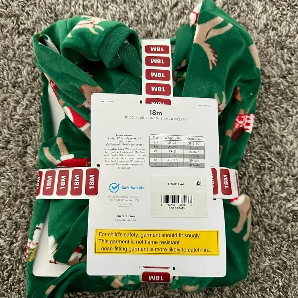 Carter's Green Reindeer Pajama Set Size: 18 Months (1079)